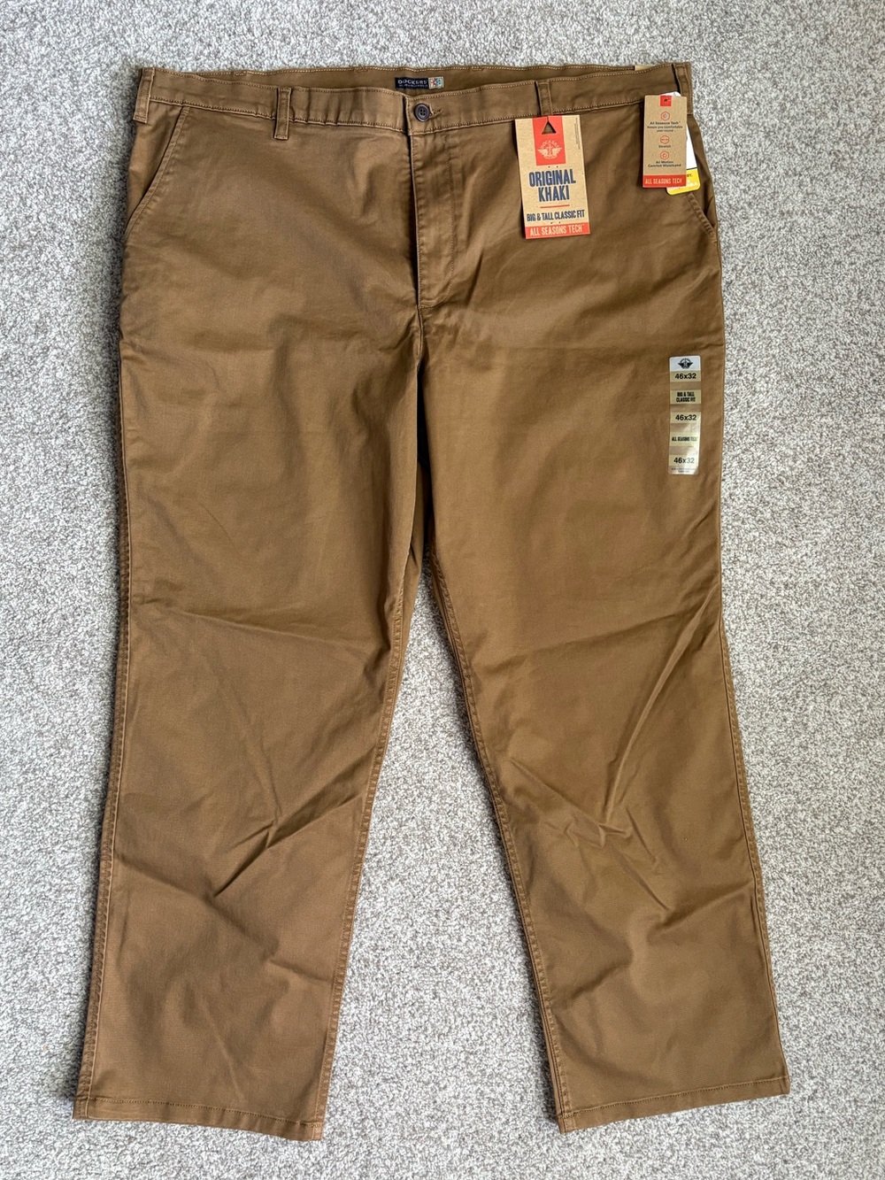 Dockers Men's Chinos in Brown Tan